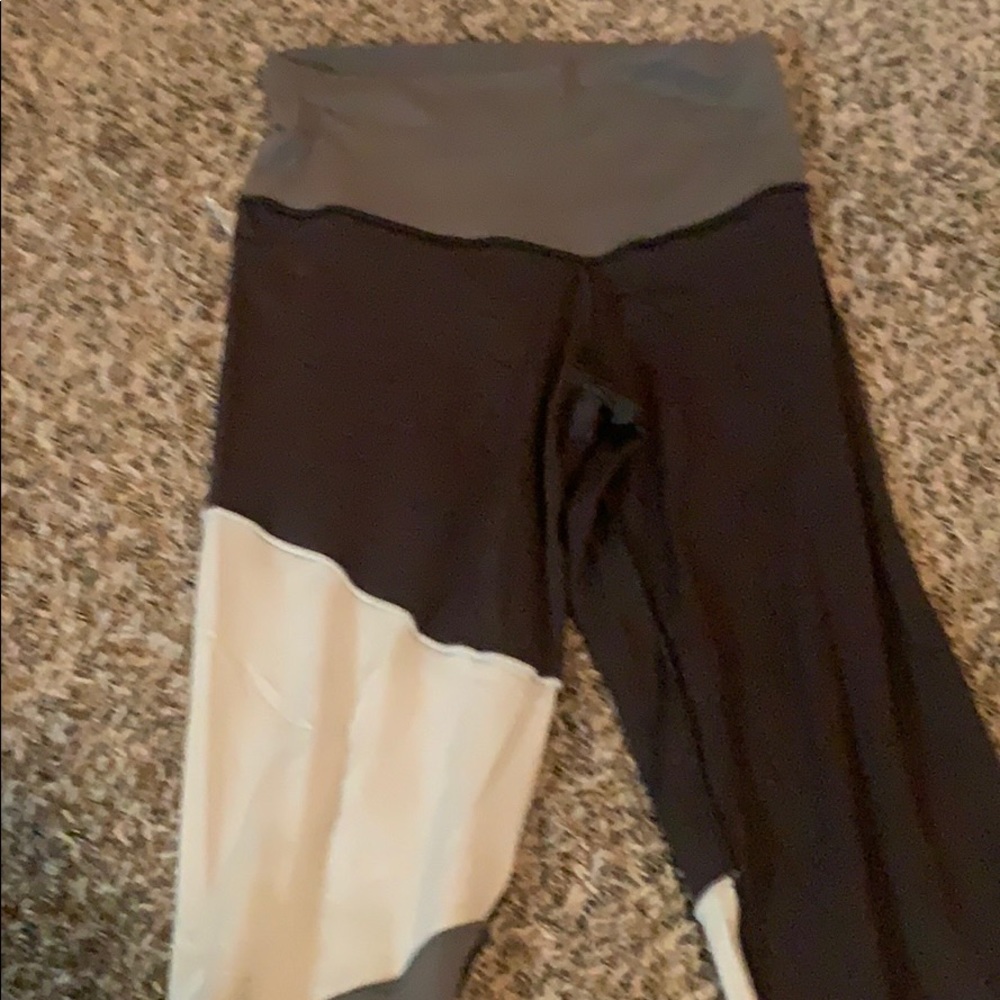 Athletic leggings